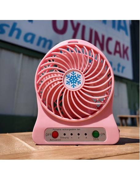 Şarjlı Mini Masaüstü Vantilatör – 3 Kademeli Hız Ayarı, Taşınabilir Fan (Pembe)